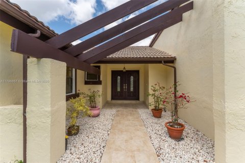 Casa en venta en Miami, Florida, 3 dormitorios, 154.5 m2 № 1652791 - foto 4