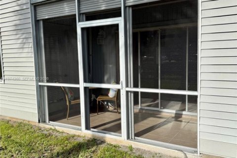 Купить кондоминиум в Порт-Сент-Луси, Флорида 2 спальни, 88.07м2, № 2041749 - фото 17