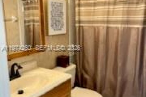 Condo in Port St. Lucie, Florida, 2 bedrooms  № 2041749 - photo 15