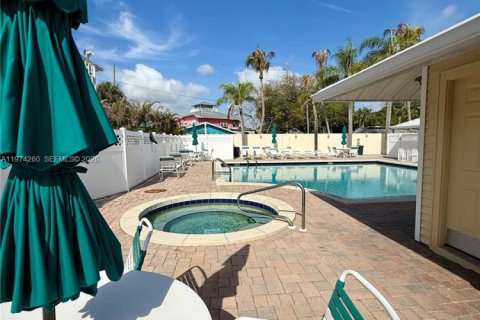 Купить кондоминиум в Порт-Сент-Луси, Флорида 2 спальни, 88.07м2, № 2041749 - фото 19