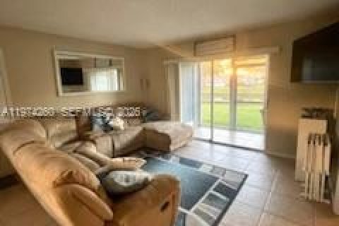 Condo in Port St. Lucie, Florida, 2 bedrooms  № 2041749 - photo 7