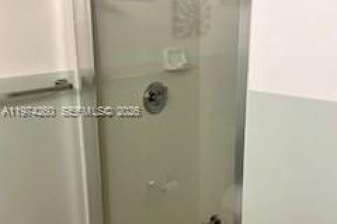 Condo in Port St. Lucie, Florida, 2 bedrooms  № 2041749 - photo 12