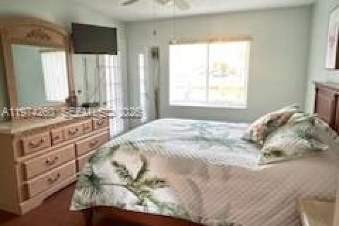 Condo in Port St. Lucie, Florida, 2 bedrooms  № 2041749 - photo 10