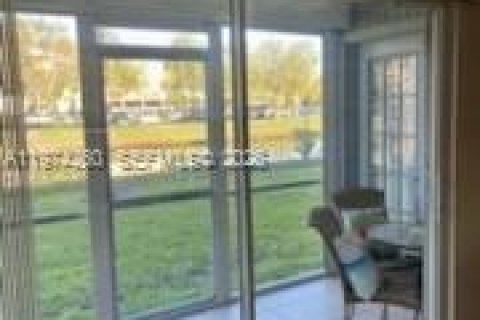 Condo in Port St. Lucie, Florida, 2 bedrooms  № 2041749 - photo 8