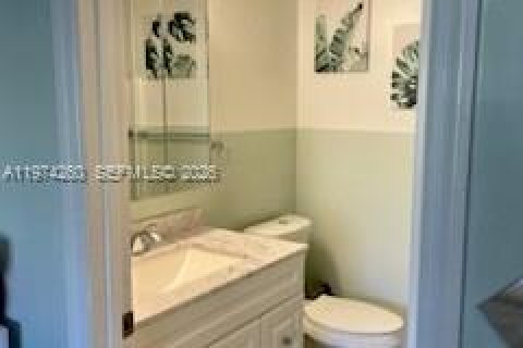 Condo in Port St. Lucie, Florida, 2 bedrooms  № 2041749 - photo 11