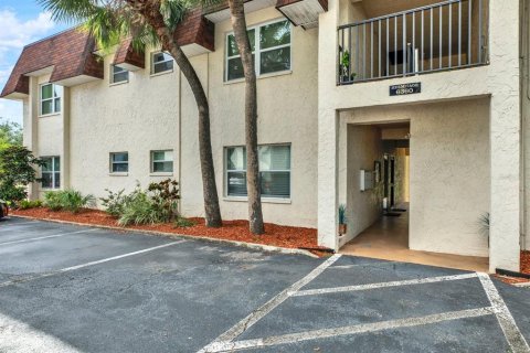 Condo in Saint Petersburg, Florida, 1 bedroom № 2211827 - photo 20