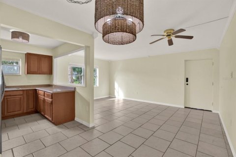 Condo in Saint Petersburg, Florida, 1 bedroom № 2211827 - photo 13