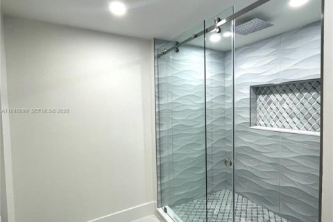 Condo in Fort Lauderdale, Florida, 2 bedrooms  № 2003786 - photo 11