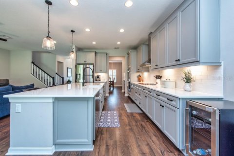 Casa en venta en Land O' Lakes, Florida, 5 dormitorios, 308.06 m2 № 1914692 - foto 5