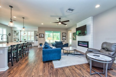Casa en venta en Land O' Lakes, Florida, 5 dormitorios, 308.06 m2 № 1914692 - foto 10