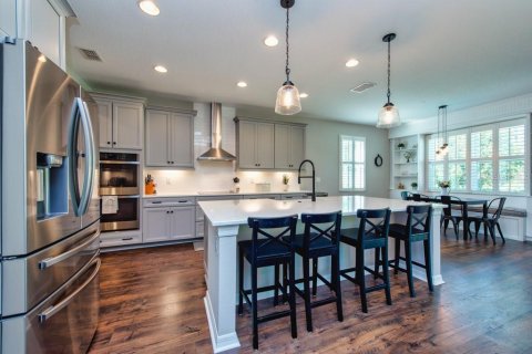 Casa en venta en Land O' Lakes, Florida, 5 dormitorios, 308.06 m2 № 1914692 - foto 2