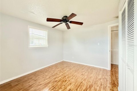 House in Largo, Florida 3 bedrooms, 65.4 sq.m. № 1908923 - photo 20
