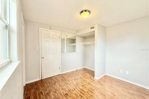 House in Largo, Florida 3 bedrooms, 65.4 sq.m. № 1908923 - photo 18