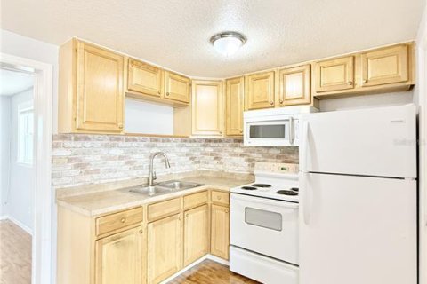 House in Largo, Florida 3 bedrooms, 65.4 sq.m. № 1908923 - photo 15