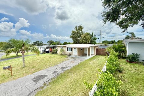 House in Largo, Florida 3 bedrooms, 65.4 sq.m. № 1908923 - photo 2