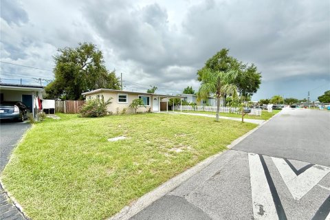 House in Largo, Florida 3 bedrooms, 65.4 sq.m. № 1908923 - photo 5