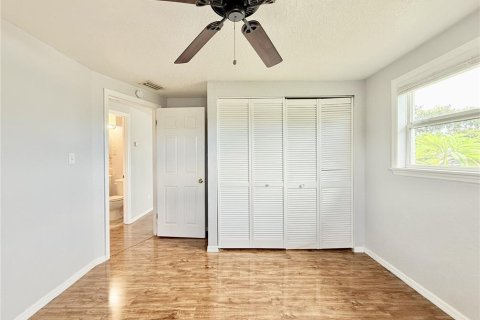 House in Largo, Florida 3 bedrooms, 65.4 sq.m. № 1908923 - photo 21