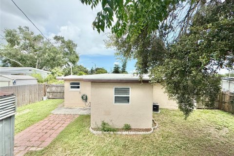 House in Largo, Florida 3 bedrooms, 65.4 sq.m. № 1908923 - photo 30
