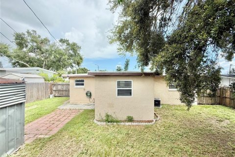 House in Largo, Florida 3 bedrooms, 65.4 sq.m. № 1908923 - photo 28