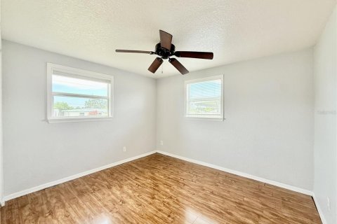 House in Largo, Florida 3 bedrooms, 65.4 sq.m. № 1908923 - photo 19
