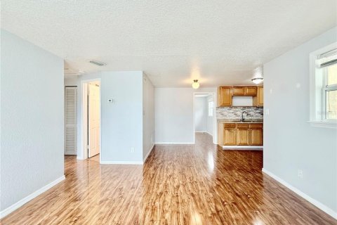 House in Largo, Florida 3 bedrooms, 65.4 sq.m. № 1908923 - photo 11