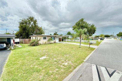 House in Largo, Florida 3 bedrooms, 65.4 sq.m. № 1908923 - photo 4