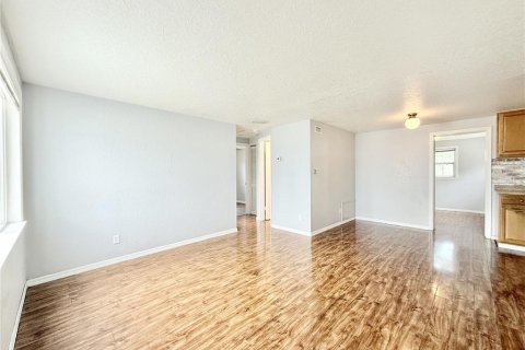 House in Largo, Florida 3 bedrooms, 65.4 sq.m. № 1908923 - photo 12