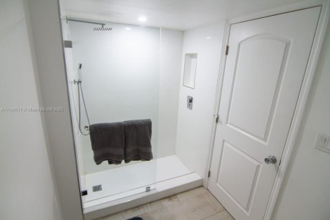 Apartamento en alquiler en Miami Beach, Florida, 1 dormitorio, 47.38 m2 № 1942892 - foto 11