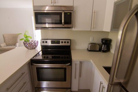 Apartamento en alquiler en Miami Beach, Florida, 1 dormitorio, 47.38 m2 № 1942892 - foto 7