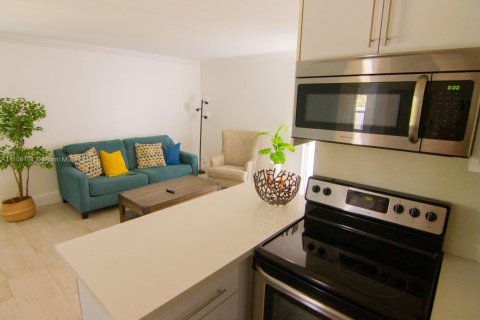 Apartamento en alquiler en Miami Beach, Florida, 1 dormitorio, 47.38 m2 № 1942892 - foto 6
