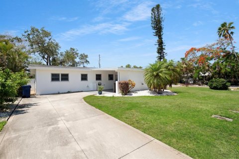 Villa ou maison à louer à Saint Pete Beach, Floride: 3 chambres, 120.77 m2 № 1915338 - photo 1