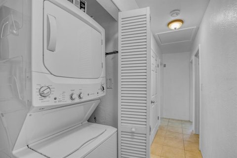 Villa ou maison à louer à Saint Pete Beach, Floride: 3 chambres, 120.77 m2 № 1915338 - photo 19