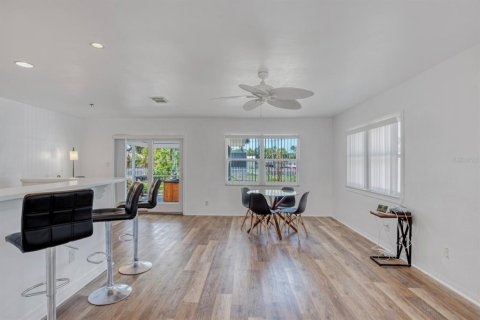 Villa ou maison à louer à Saint Pete Beach, Floride: 3 chambres, 120.77 m2 № 1915338 - photo 4