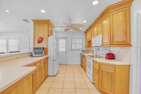 Villa ou maison à louer à Saint Pete Beach, Floride: 3 chambres, 120.77 m2 № 1915338 - photo 7