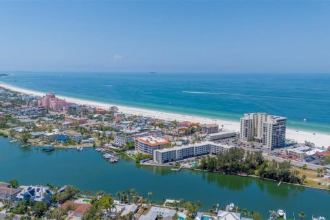 Villa ou maison à louer à Saint Pete Beach, Floride: 3 chambres, 120.77 m2 № 1915338 - photo 24