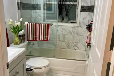 Снять в аренду виллу или дом в Бока-Ратон, Флорида 1 комната, 159.23м2, № 1098648 - фото 1