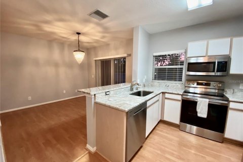 Townhouse in Wesley Chapel, Florida 2 bedrooms, 115.2 sq.m. № 1886962 - photo 8