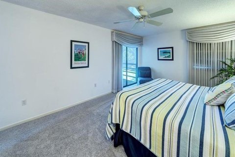 Condo in Sarasota, Florida, 2 bedrooms  № 212939 - photo 13