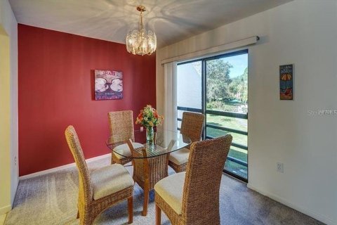 Condo in Sarasota, Florida, 2 bedrooms  № 212939 - photo 10