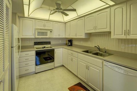 Condo in Sarasota, Florida, 2 bedrooms  № 212939 - photo 7