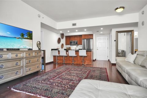 Condo in Coral Gables, Florida, 2 bedrooms № 1985389 - photo 10