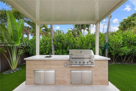 Villa ou maison à vendre à Fort Lauderdale, Floride: 5 chambres, 319.4 m2 № 2413144 - photo 13