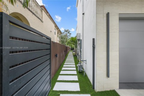 Villa ou maison à vendre à Fort Lauderdale, Floride: 5 chambres, 319.4 m2 № 2413144 - photo 24