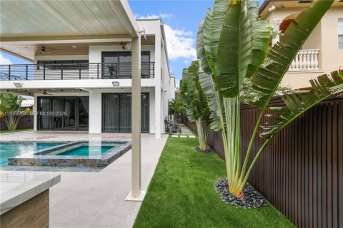 Villa ou maison à vendre à Fort Lauderdale, Floride: 5 chambres, 319.4 m2 № 2413144 - photo 15