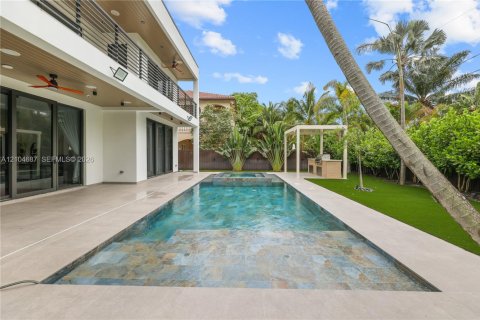 Villa ou maison à vendre à Fort Lauderdale, Floride: 5 chambres, 319.4 m2 № 2413144 - photo 19