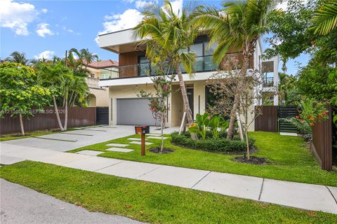 Villa ou maison à vendre à Fort Lauderdale, Floride: 5 chambres, 319.4 m2 № 2413144 - photo 3