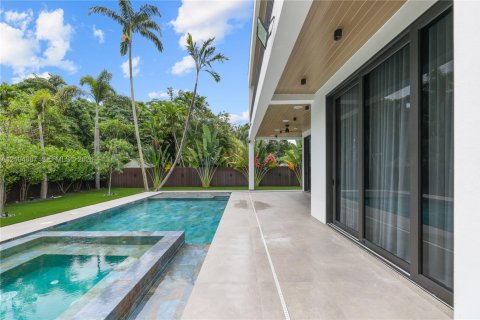 Villa ou maison à vendre à Fort Lauderdale, Floride: 5 chambres, 319.4 m2 № 2413144 - photo 12