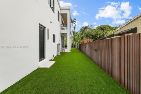 Villa ou maison à vendre à Fort Lauderdale, Floride: 5 chambres, 319.4 m2 № 2413144 - photo 21