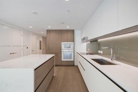 Condo in Bay Harbor Islands, Florida, 1 bedroom  № 2184179 - photo 2