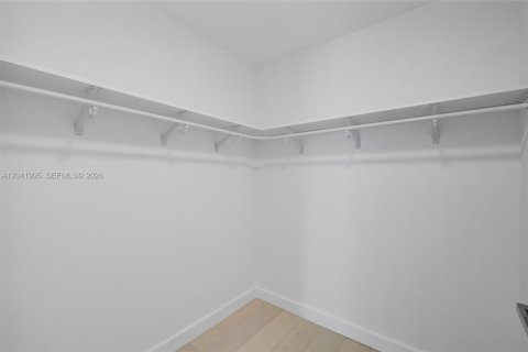Condo in Bay Harbor Islands, Florida, 1 bedroom  № 2184179 - photo 15